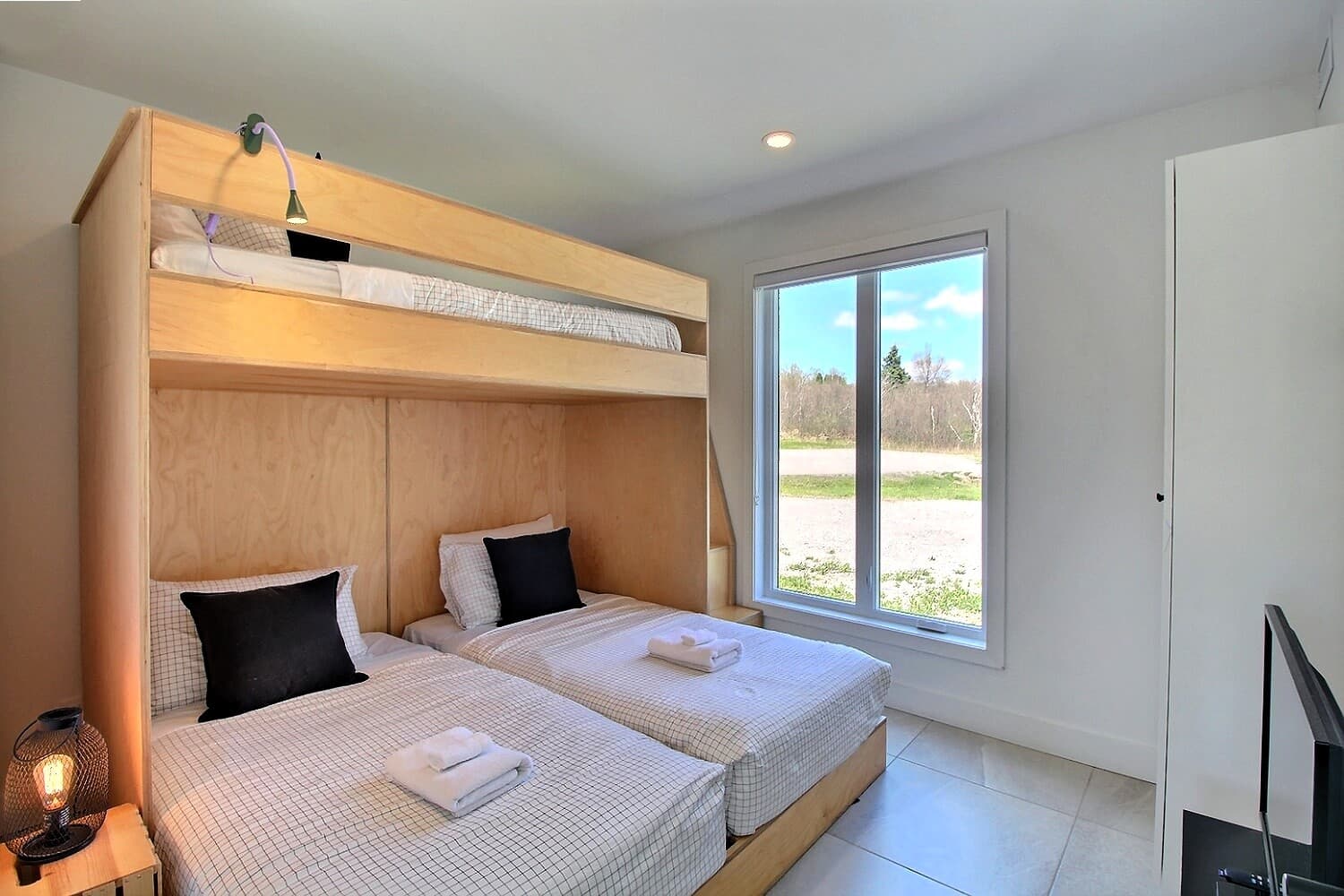 Troisième chambre avec lits superposés et lit simple, pour 3 personnes